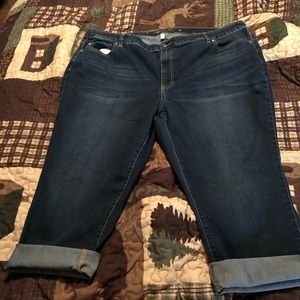 Jennifer Lopez denim capris